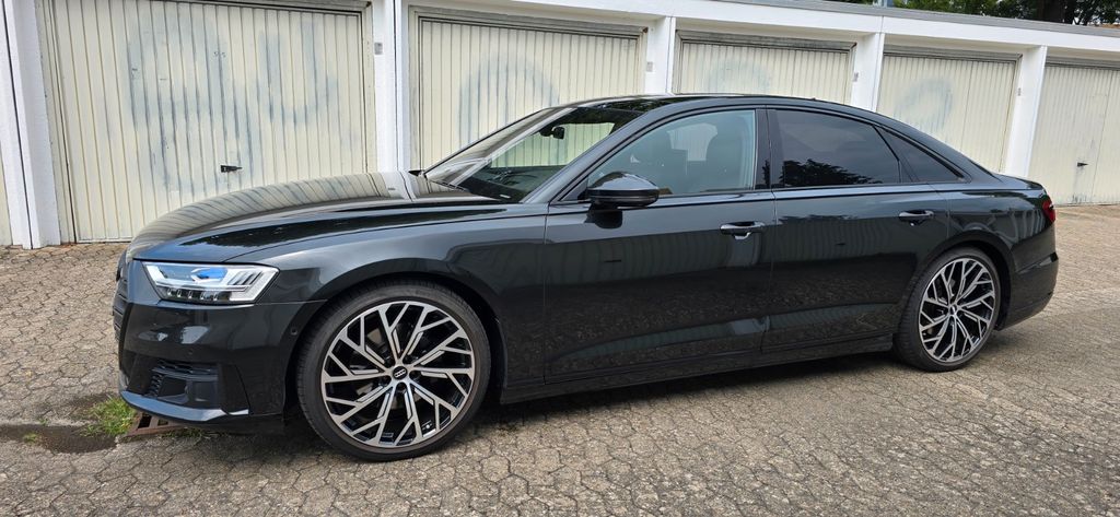 Audi A8 72.300 km 46.500 &euro; Wolfsburg 38440