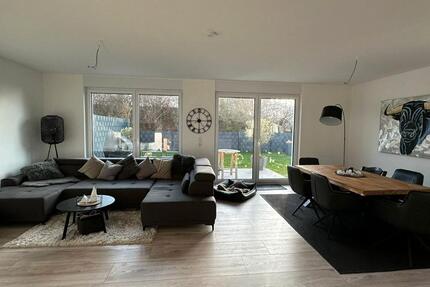 Haus Lengede - 7 Zimmer, 165 m&sup2;, 1.980&euro; | Angebot:27605952