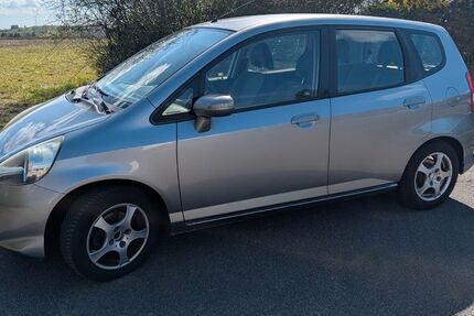Honda Jazz 153.000 km 2.900 &euro; Wolfenbüttel 38300