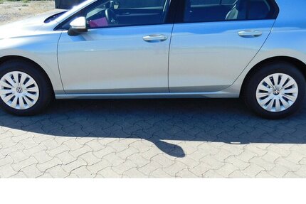 VW Golf VIII 1.5 TSI Navi Klima 6.700 km 20.990 € Vordorf 38533