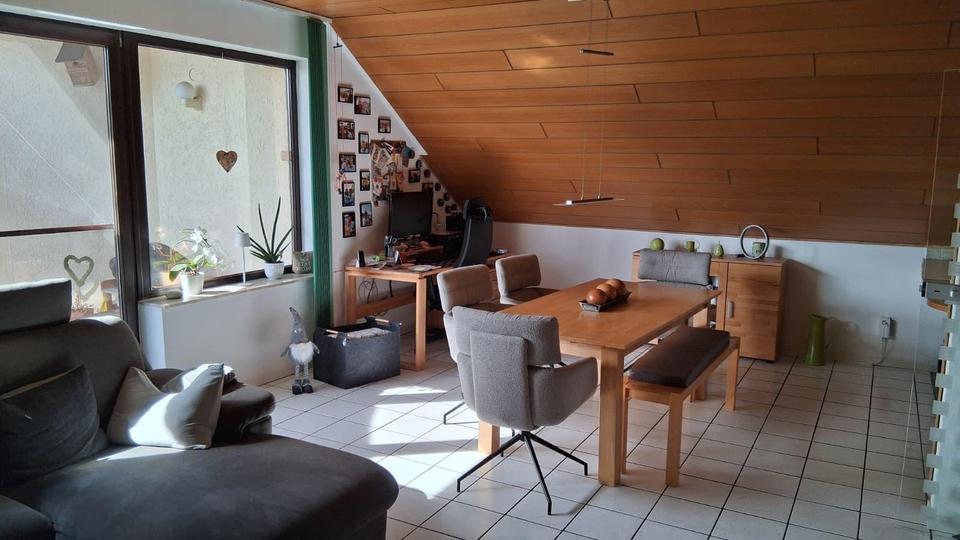 Dachgeschoßwohnung Wolfsburg Ehmen - 4 Zimmer, 90 m&sup2;, 810&euro; | Angebot:26480923