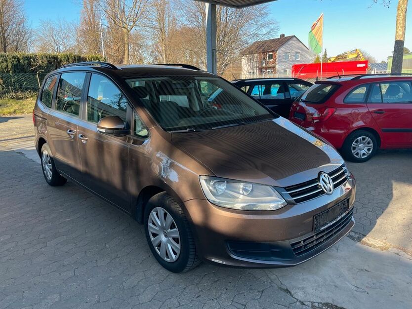 VW Sharan 208.202 km 6.799 € Königslutter 38154