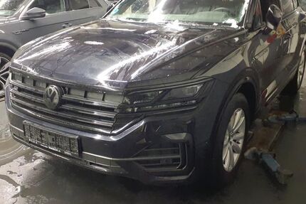 VW Touareg 118.475 km 39.990 &euro; Braunschweig 38122