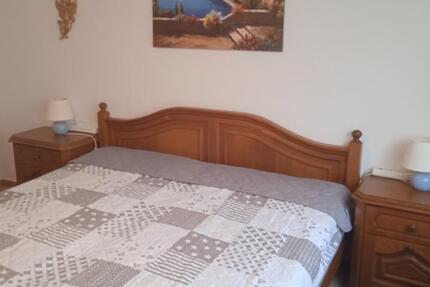 Möblierte 2-Zi. Wohnung mit Balkon und Pkw-Stellplatz zimmer