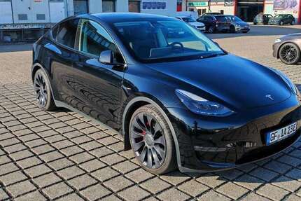 Tesla Model Y 78.166 km 32.970 &euro; Braunschweig 38112