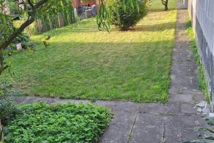 *Weihnachtspreis! Sanierungsbedürftiges 1-FH in BraunschweigBroitzem m. schmalen u. sehr schönem GrundstückGarten inkl. Anbau u. Garagen 4 zimmer