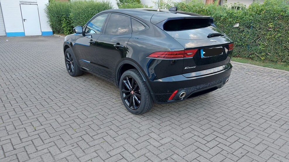 Jaguar E-Pace D150 FWD man R-Dynamic 43.320 km 23.000 € Braunschweig 38100