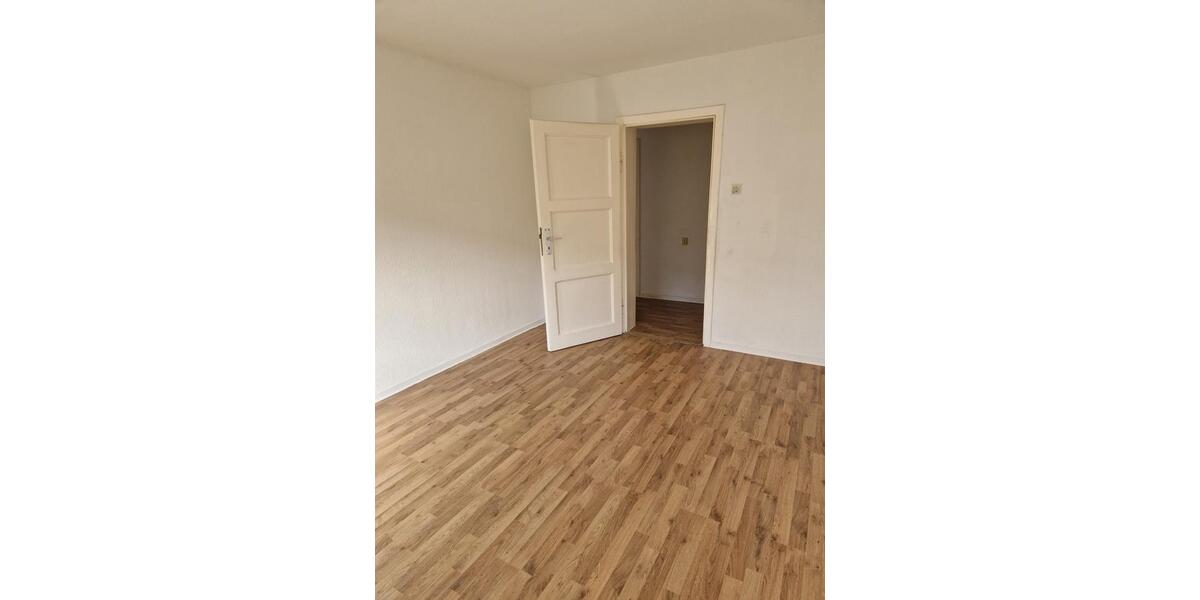 Erdgeschoßwohnung Salzgitter Ortschaft Südost - 7 Zimmer, 113 m&sup2;, 680&euro; | Angebot:26190981