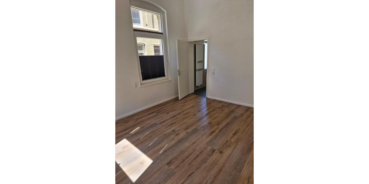 Hochparterre Braunschweig Nordstadt - 3 Zimmer, 120 m&sup2;, 1.150&euro; | Angebot:26547792