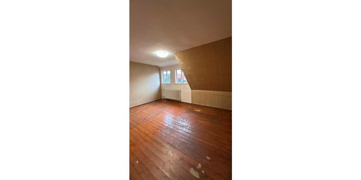 Einfamilienhaus Salzgitter Ortschaft Südost - 7 Zimmer, 180 m&sup2;, 85.000&euro; | Angebot:24600257