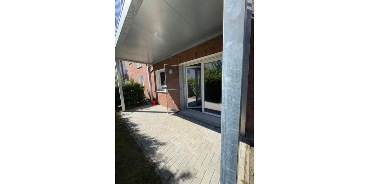 Neuwertige 3-Zi-Whg, EBK, 2Bäder, Tiefgarage, Keller, PV 3 zimmer