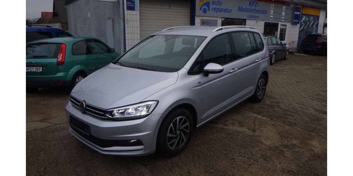 VW Touran 156.123 km 17.395 &euro; Hillerse 38543