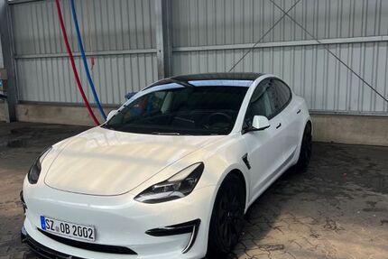 Tesla Model 3 117.500 km 22.500 &euro; Salzgitter 38226
