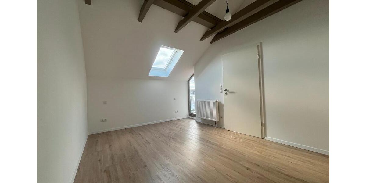 Dachgeschoßwohnung Braunschweig Wabe-Schunter-Beberbach - 3 Zimmer, 84 m&sup2;, 1.008&euro; | Angebot:25925818