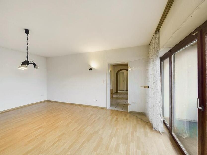 Ein-Zweifamilienhaus mit Tiefgarage & Carport