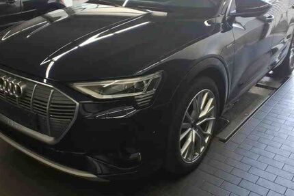 Audi e-tron 88.000 km 35.970 € Helmstedt 38350
