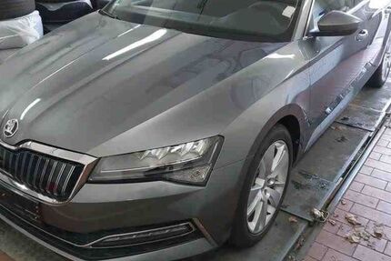 Skoda Superb 87.000 km 22.470 € Helmstedt 38350