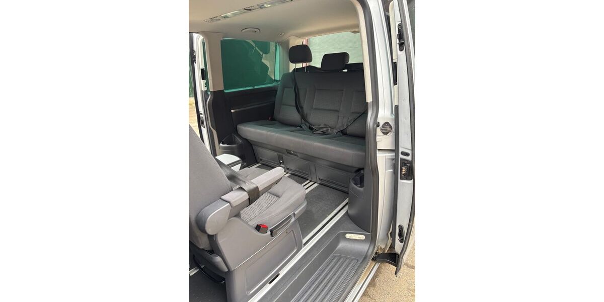 VW T5 Multivan 234.000 km 9.900 &euro; Elbe 38274