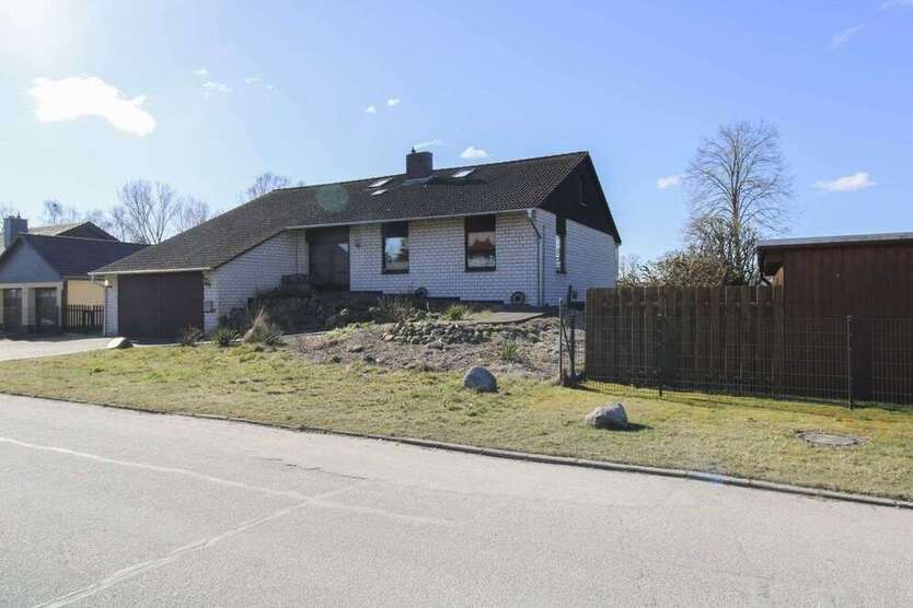 Haus zum Kaufen in Sassenburg 549.000 € 286.03 m²
