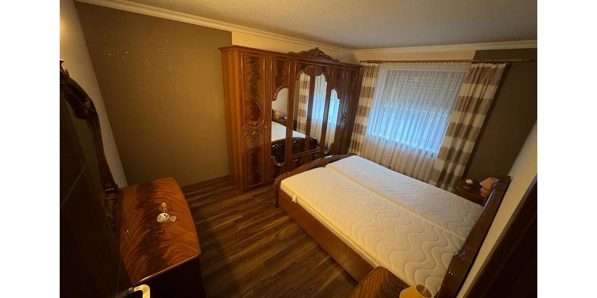 Etagenwohnung Lengede - 7 Zimmer, 151 m&sup2;, 1.200&euro; | Angebot:26181080