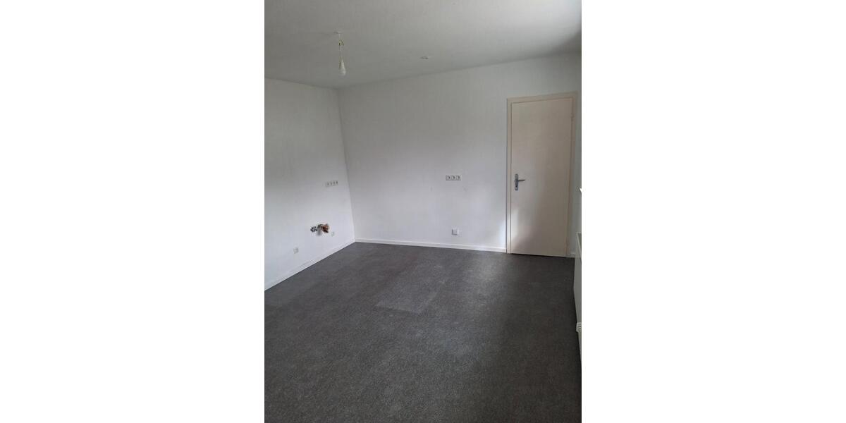 Erdgeschoßwohnung Peine - 3 Zimmer, 80 m&sup2;, 680&euro; | Angebot:26021945