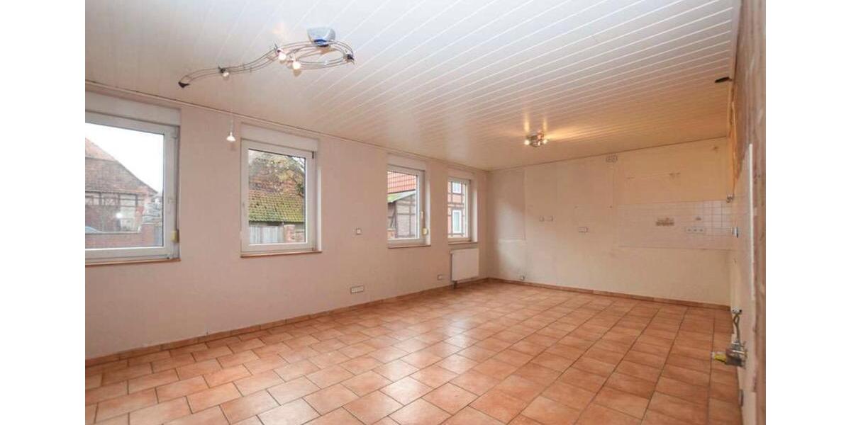 Mehrfamilienhaus, Wohnhaus Sickte - 8 Zimmer, 250 m&sup2;, 195.000&euro; | Angebot:24756366