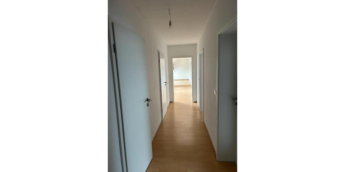 Dachgeschoßwohnung Braunschweig Lehndorf-Watenbüttel - 4 Zimmer, 120 m&sup2;, 1.140&euro; | Angebot:24628717