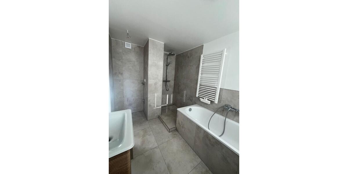 Etagenwohnung Braunschweig Wabe-Schunter-Beberbach - 5 Zimmer, 140 m&sup2;, 1.500&euro; | Angebot:26639370