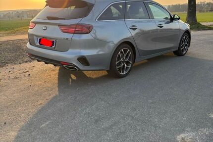 Kia ceed / Ceed 92.000 km 15.500 &euro; Kissenbrück 38324