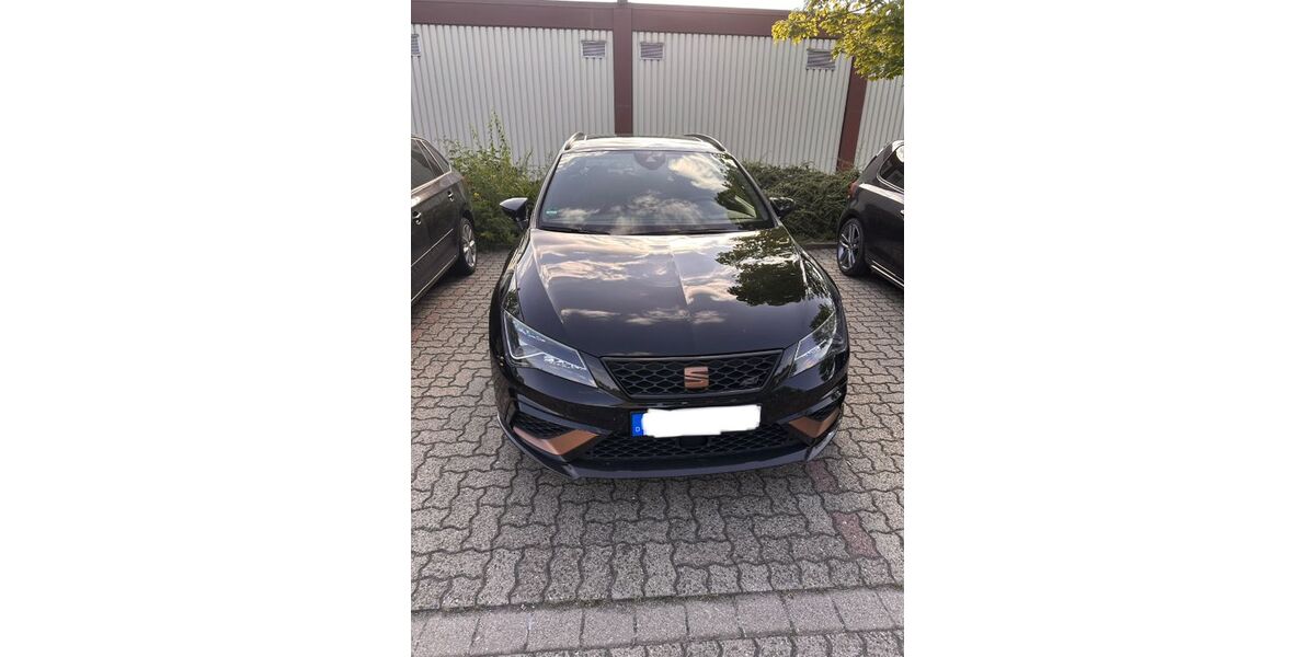 Seat Leon 84.000 km 29.999 &euro; Wittmar 38324