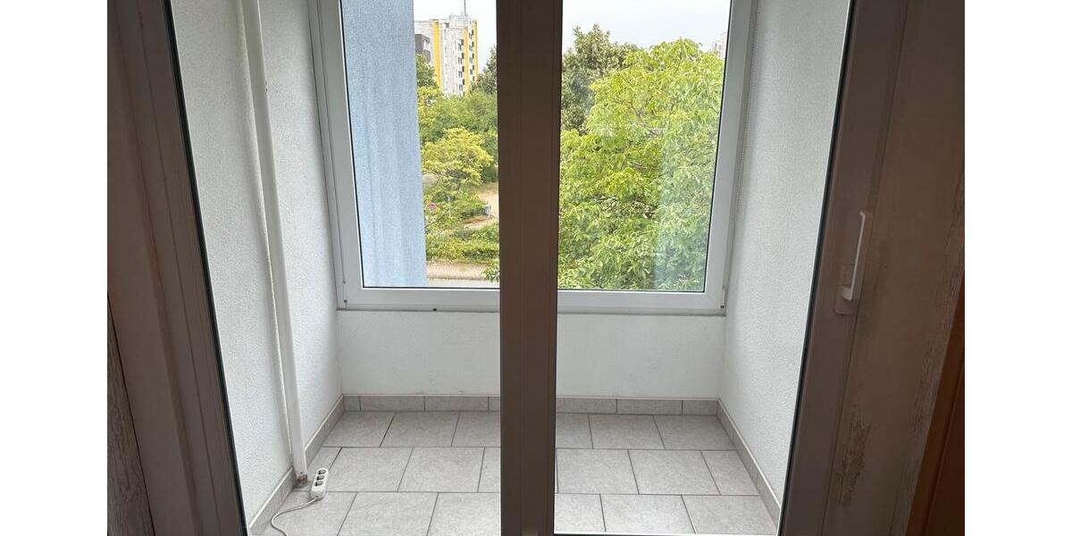 Etagenwohnung Wolfsburg Detmerode - 4 Zimmer, 100 m&sup2;, 1.300&euro; | Angebot:25966594
