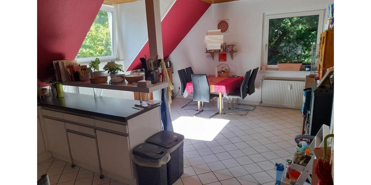 Dachgeschoßwohnung Braunschweig Broitzem - 5 Zimmer, 110 m&sup2;, 1.200&euro; | Angebot:24571863