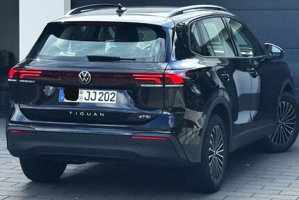 VW Tiguan 16.900 km 32.400 € Tappenbeck 38479