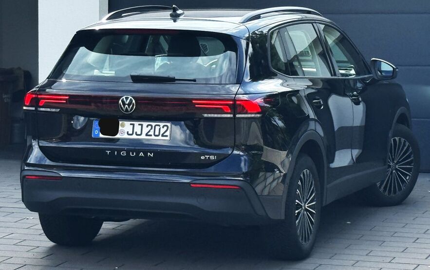 VW Tiguan 16.900 km 32.400 € Tappenbeck 38479
