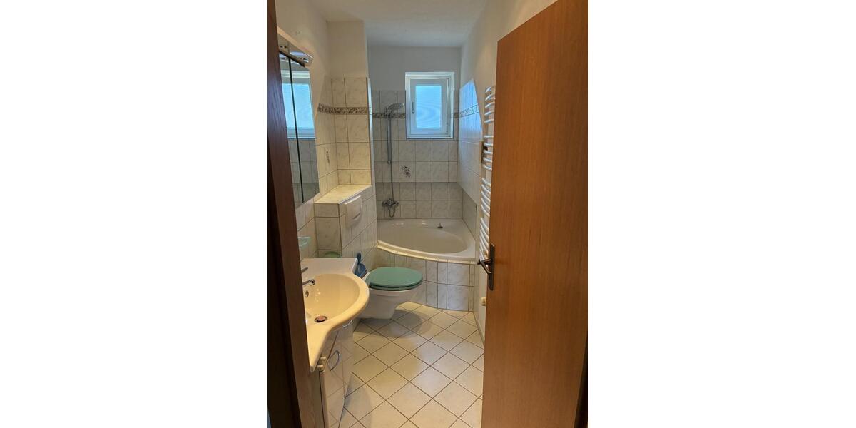 Schöne Eigentumswohnung 54qm 3 Zimmer, KücheTageslicht- Bad 3 zimmer