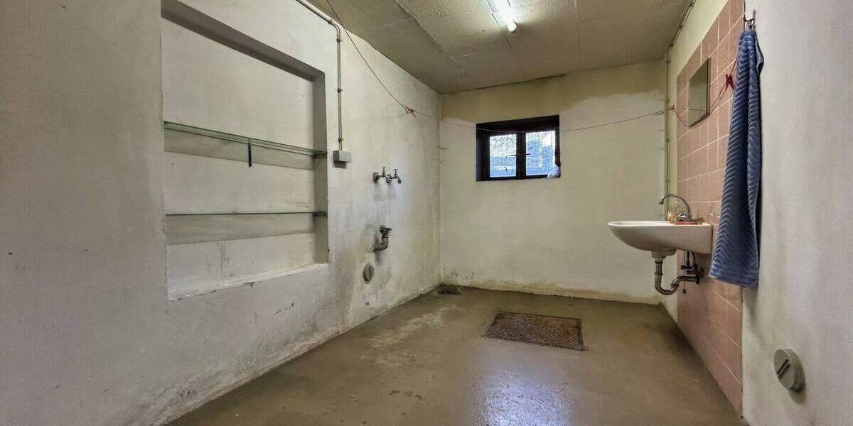 Einfamilienhaus Salzgitter Gebhardshagen - 7 Zimmer, 190 m&sup2;, 275.000&euro; | Angebot:26081017