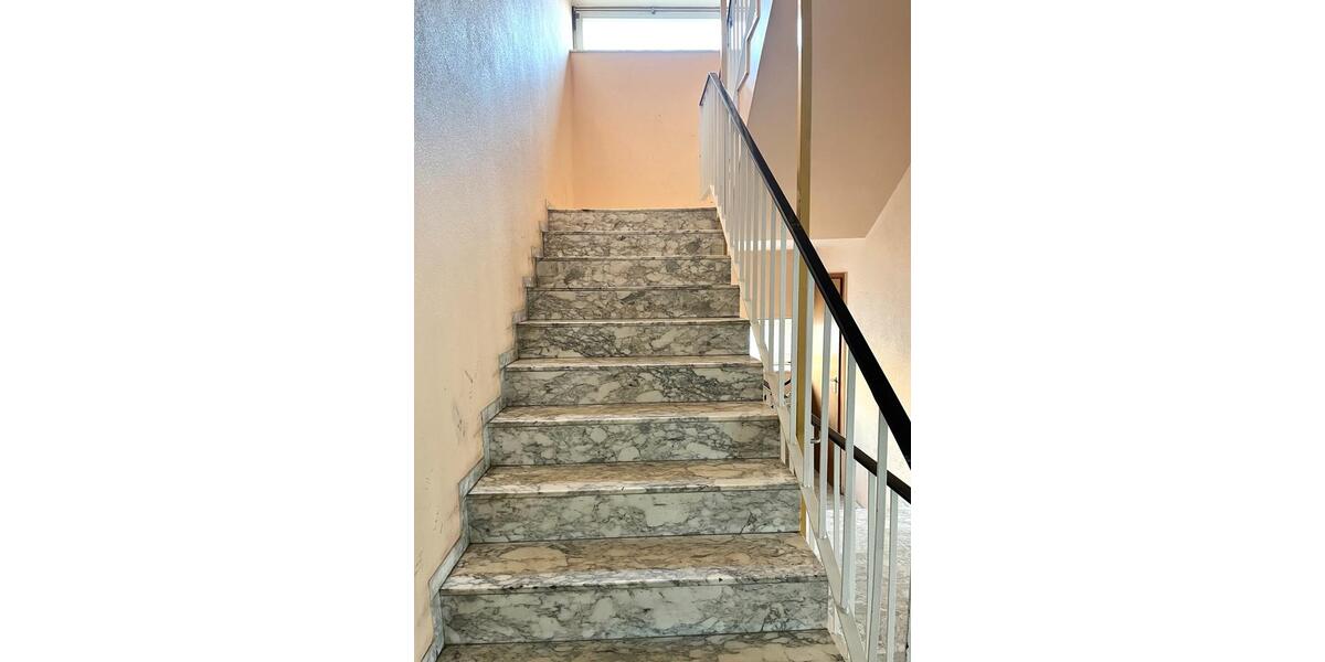 Schöne 2 Zimmer- Wohnung mit sonnenverwöhntem Balkon 2 zimmer