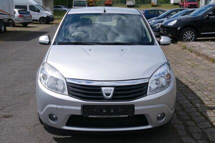 Dacia Sandero 198.000 km 1.899 &euro; Braunschweig 38122