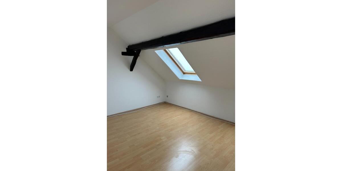 Dachgeschoßwohnung Braunschweig Lehndorf-Watenbüttel - 4 Zimmer, 120 m&sup2;, 1.140&euro; | Angebot:24628717