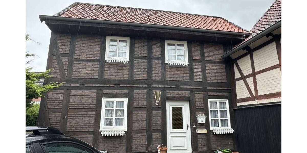Einfamilienhaus Braunschweig Lehndorf-Watenbüttel - 9 Zimmer, 156 m&sup2;, 270.000&euro; | Angebot:23163992