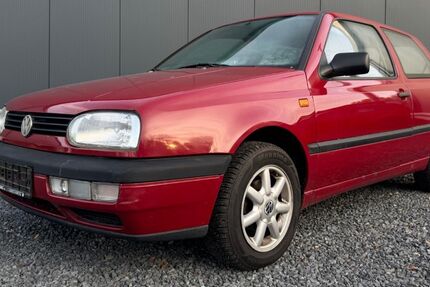 VW Golf 136.100 km 1.890 &euro; Braunschweig 38110