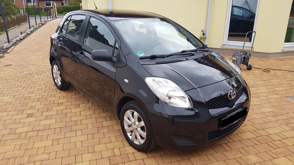 Toyota Yaris 128.000 km 4.399 &euro; Vechelde 38159