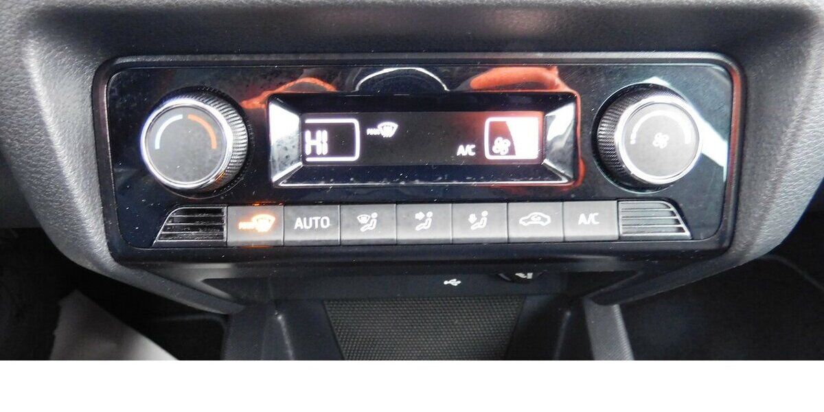 Skoda Fabia 1.0 Ambition TSI BMT Navi Klima 31.200 km 15.990 &euro; Vordorf 38533