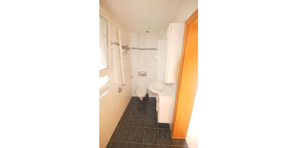 Einfamilienhaus Hillerse - 6 Zimmer, 260 m&sup2;, 1.200&euro; | Angebot:24864955