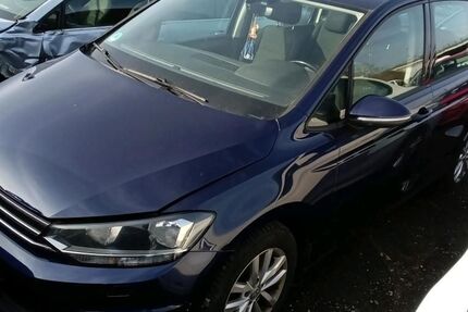 VW Touran 261.303 km 6.990 &euro; Braunschweig 38122