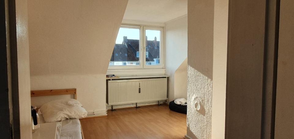 Dachgeschoßwohnung Braunschweig Westliches Ringgebiet - 1 Zimmer, 28 m&sup2;, 375&euro; | Angebot:25383151