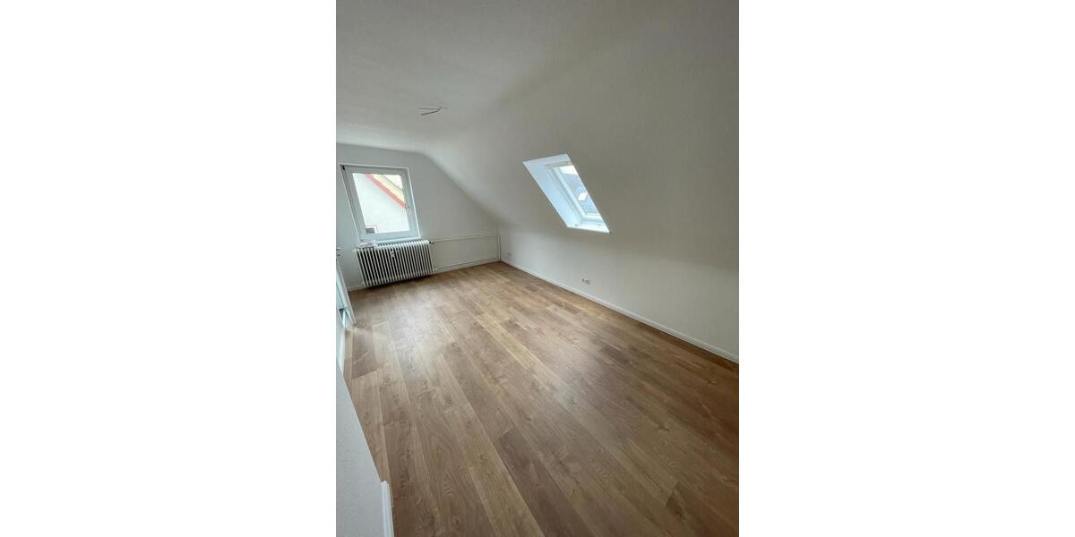 Dachgeschoßwohnung Braunschweig Nordstadt - 1 Zimmer, 27 m&sup2;, 375&euro; | Angebot:24394778
