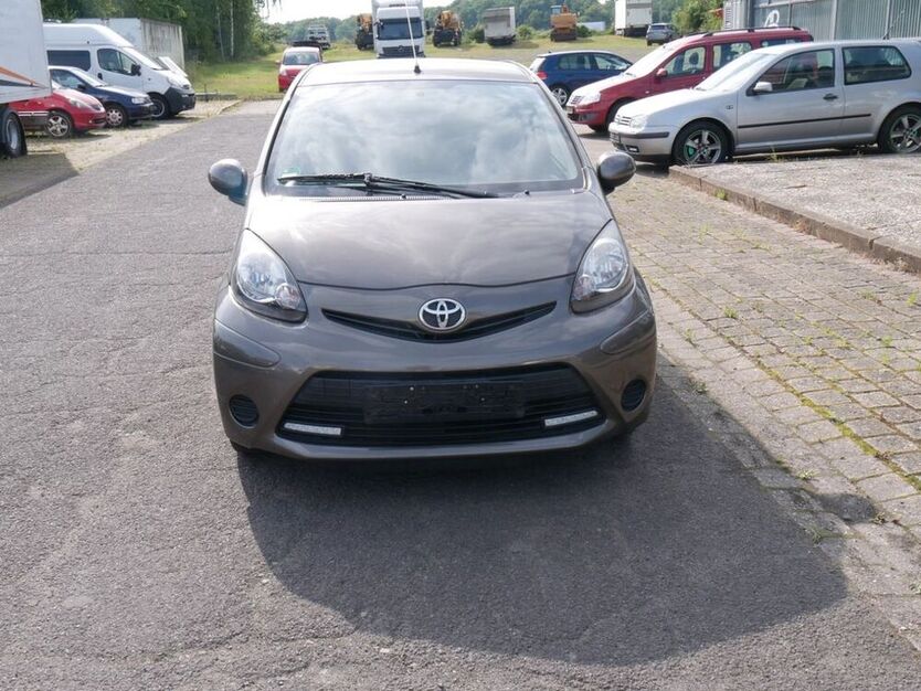 Aygo (X)