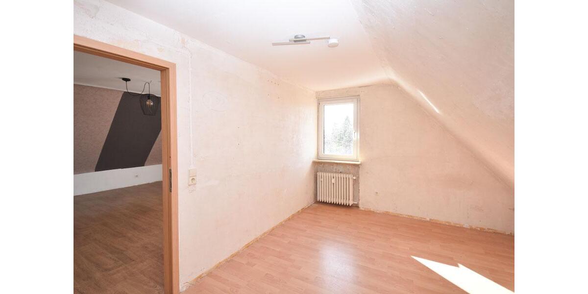 Dachgeschoßwohnung Vechelde - 4 Zimmer, 95 m&sup2;, 400&euro; | Angebot:26631030