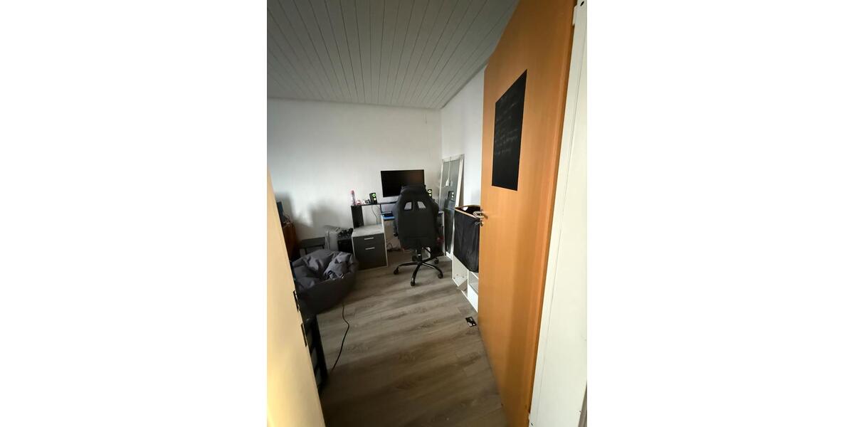 Etagenwohnung Wolfenbüttel Ahlum - 3 Zimmer, 75 m&sup2;, 1.100&euro; | Angebot:25979503